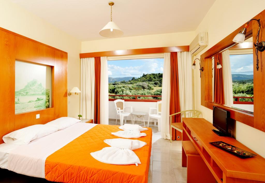 Naturist Angel Nudist Club Hotel - Adults Only Paradíszi Kültér fotó
